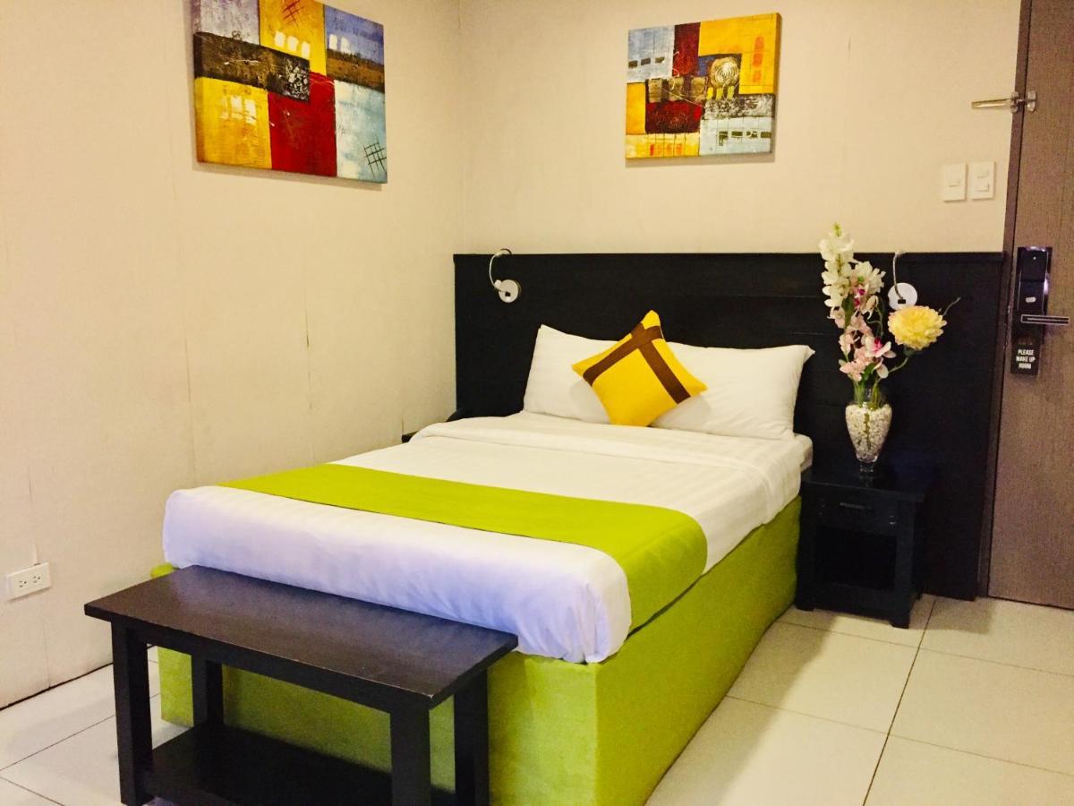 Jade Hotel And Suites Makati City Extérieur photo