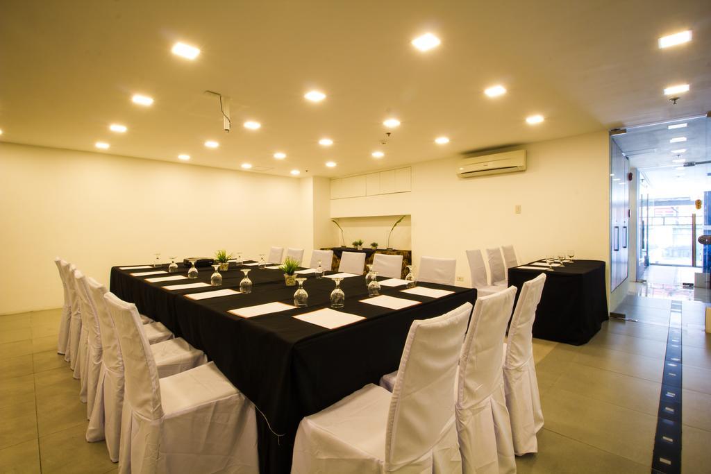 Jade Hotel And Suites Makati City Extérieur photo