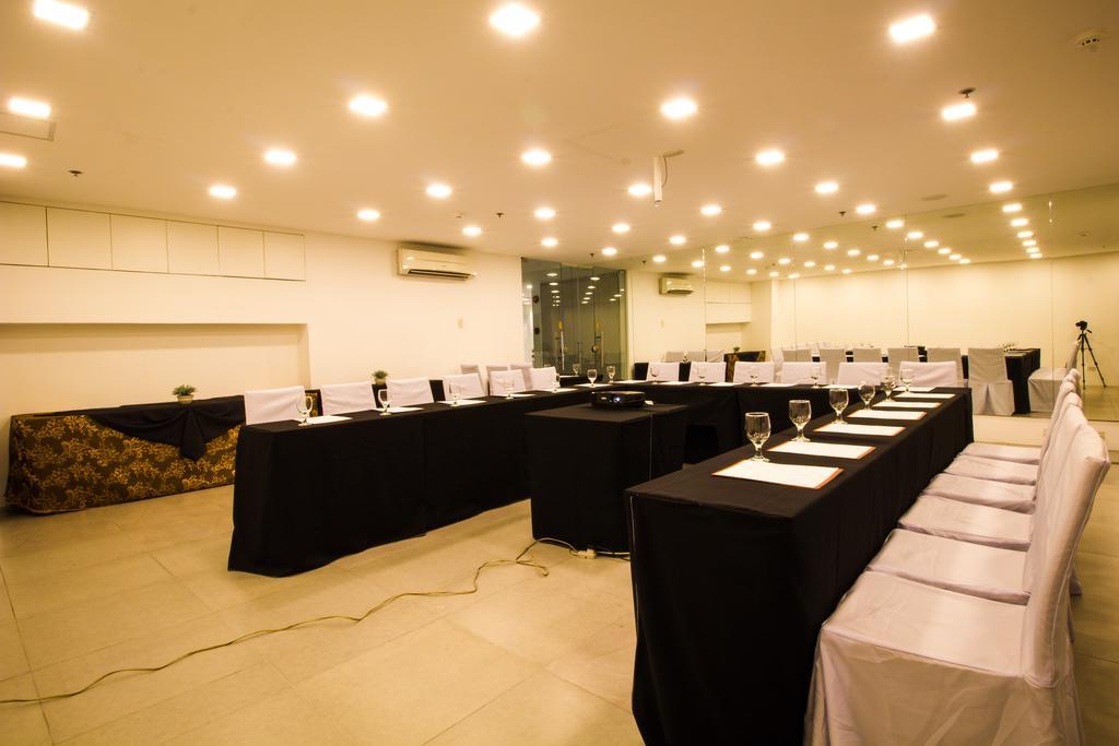 Jade Hotel And Suites Makati City Extérieur photo