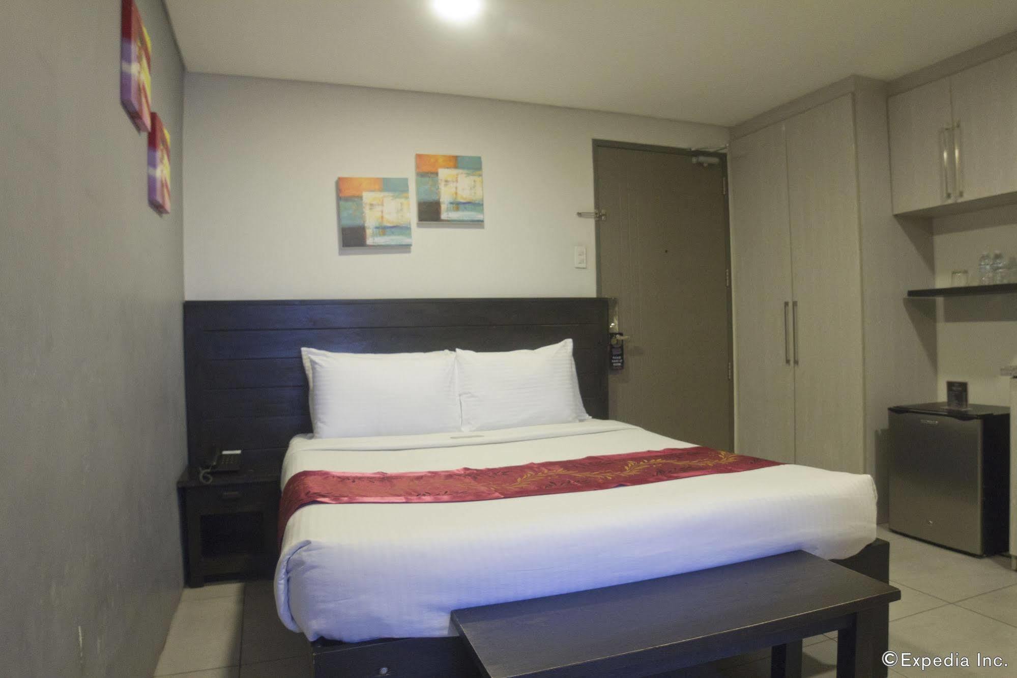 Jade Hotel And Suites Makati City Extérieur photo